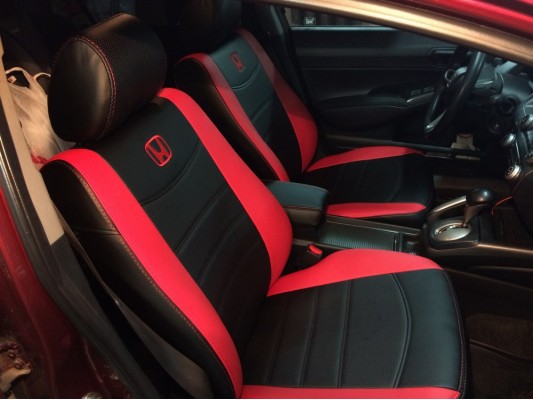 Авточехлы на Honda Civic 8 4D Авточехлы на Honda Civic 8 4D